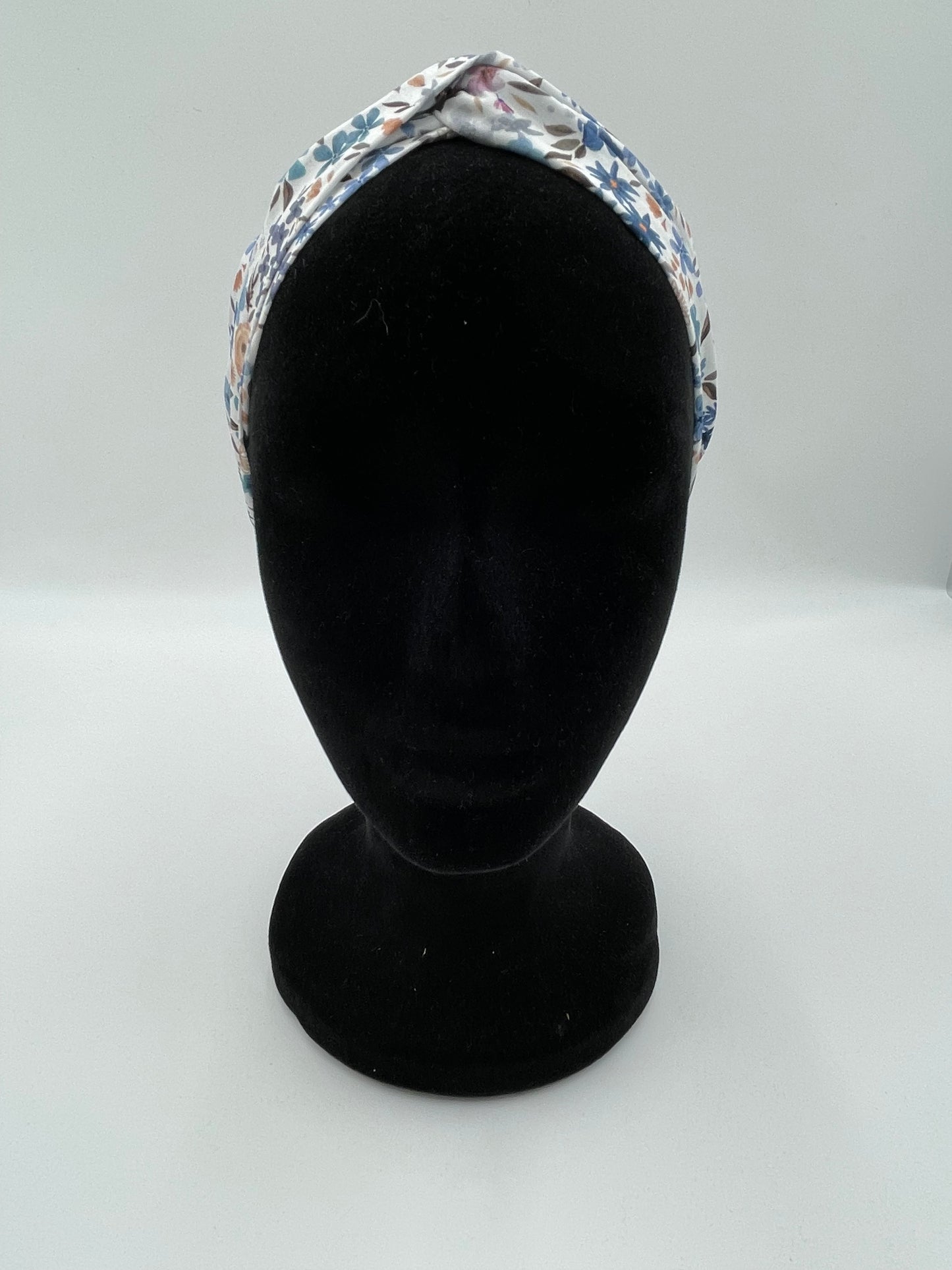 Bandeau turban - Fleurs bleues sur fond blanc