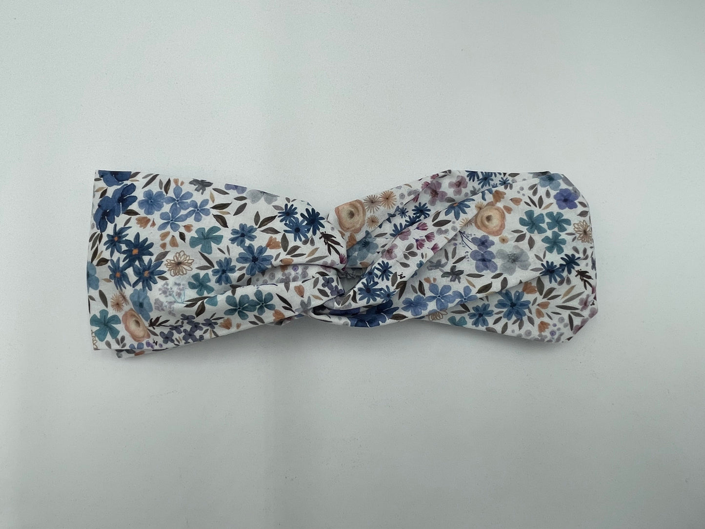 Bandeau turban - Fleurs bleues sur fond blanc