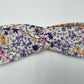 Bandeau turban - Fleurs violettes sur fond blanc