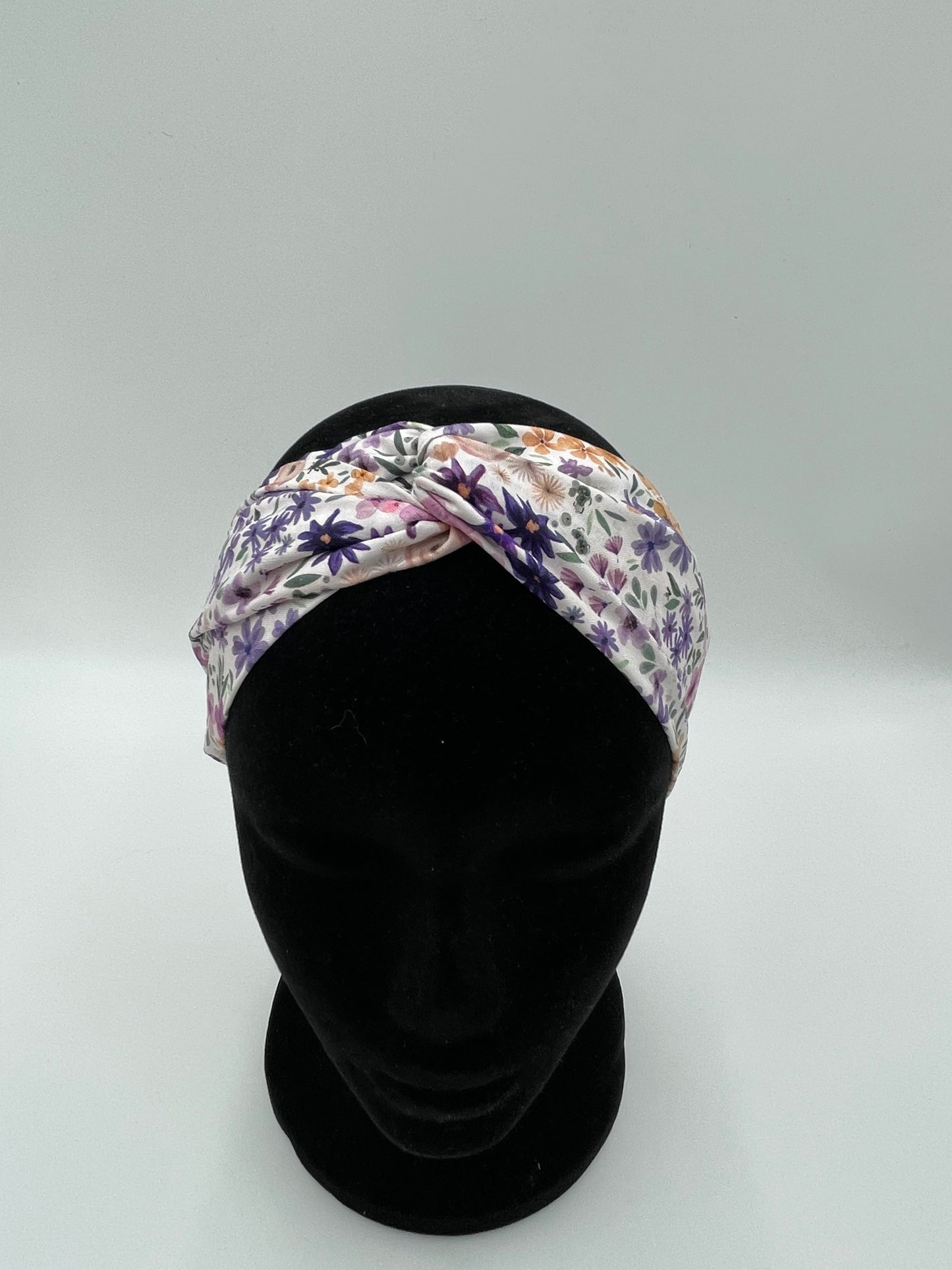 Bandeau turban - Fleurs violettes sur fond blanc