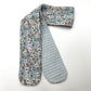 Bandeau de soin - Fleurs bleues sur fond bleu Eponge ciel