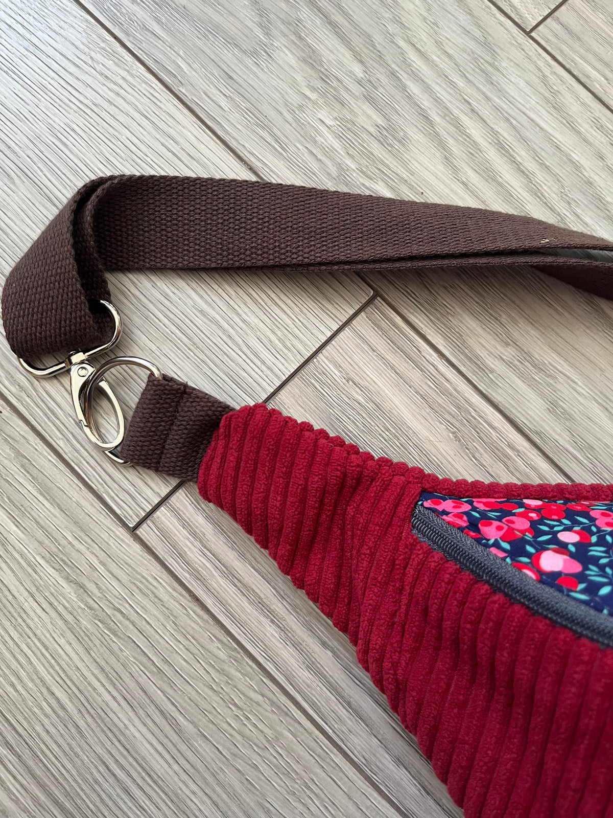 Sac banane adulte - Baies Rouges Velours